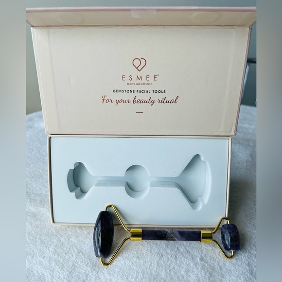 Make Up, Eye Brow & Gua Sha Stone Roller Bundle! - Picture 2 of 15